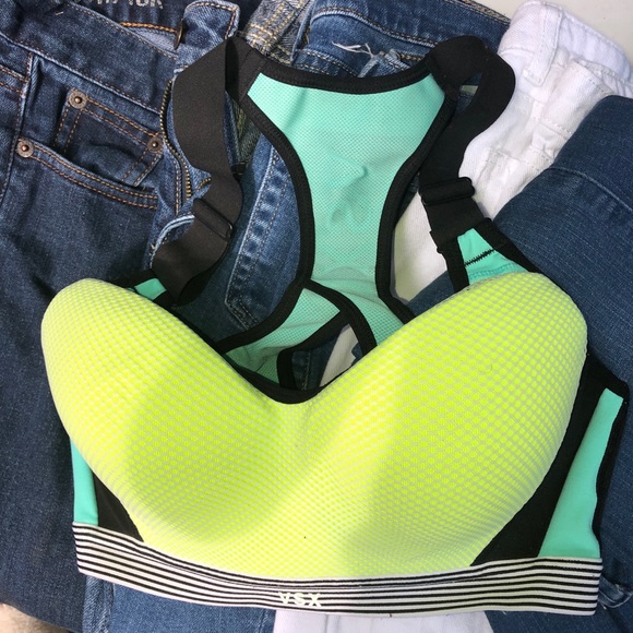 Sports Bra - Picture 2 of 4